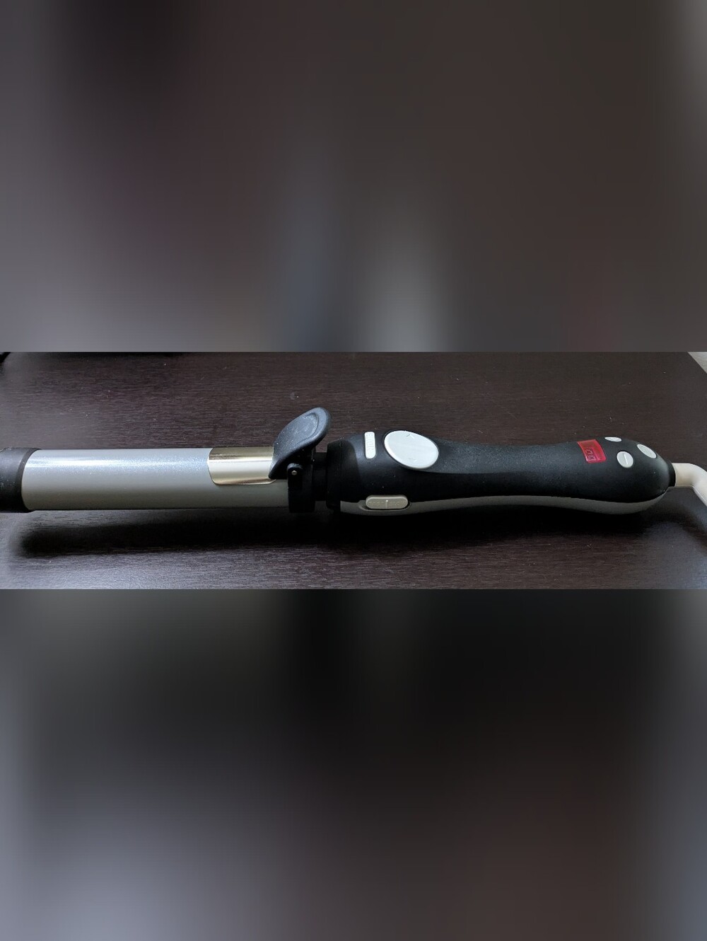 Beachwaver S1.25 BW1138 Rotating Curling Iron Silver/Black – Excellent